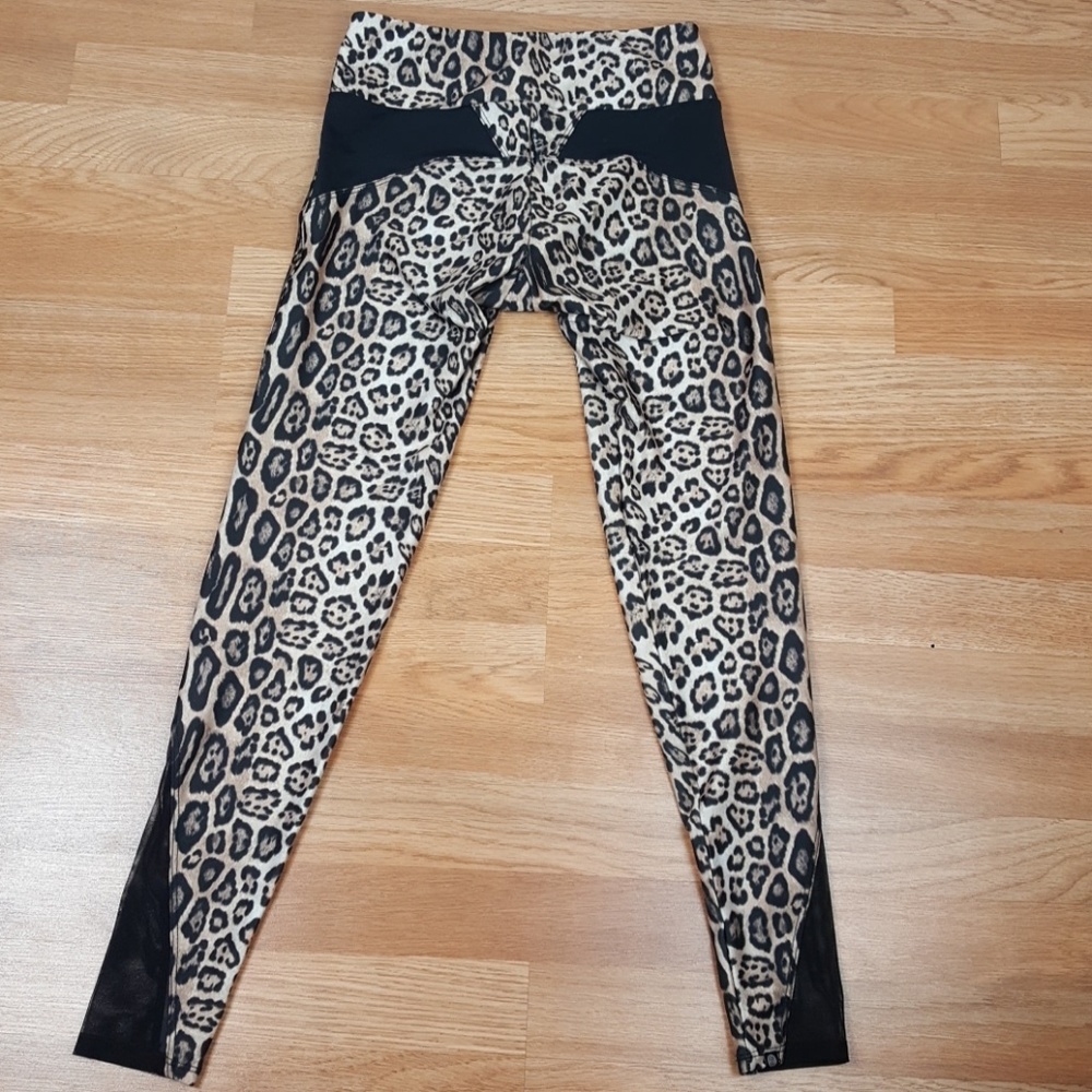 Onzie Leopard print full length Leggings M/L